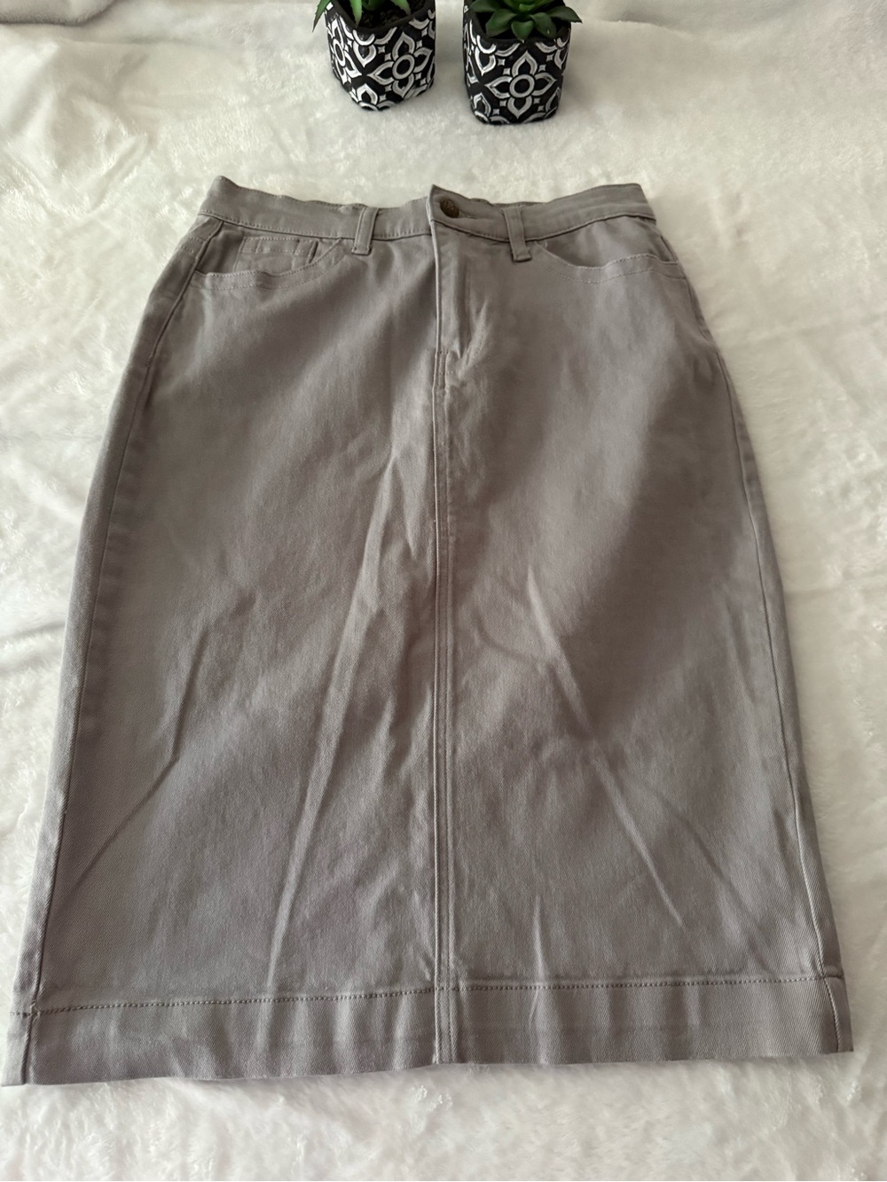 The Main Street Exchange Sara Classic Knee Length Grey Denim Modest Skirt 8